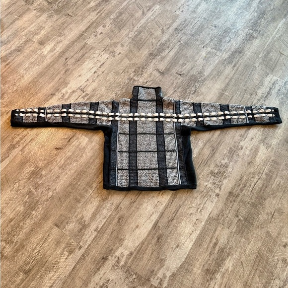 Club Monaco WOOL Chic Black and Gray Plaid Sweater - Picture 8 of 9